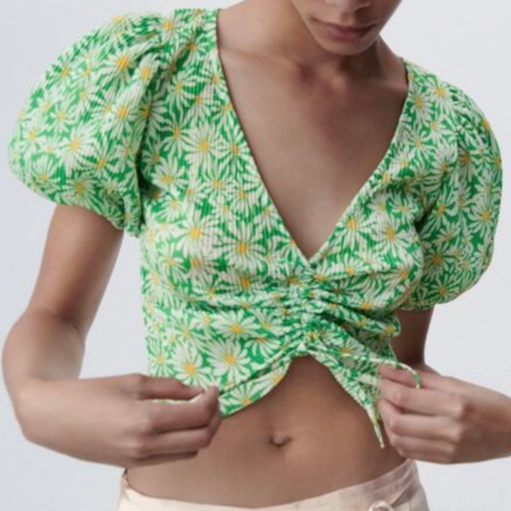 Zara green and white daisy ruched puff sleeve blouse size medium - Picture 1 of 11